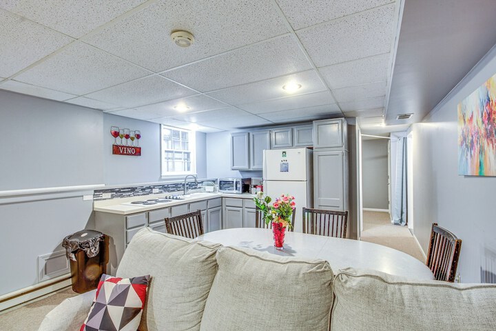 Shawnee Vacation Rental 11 Mi to Kansas City!