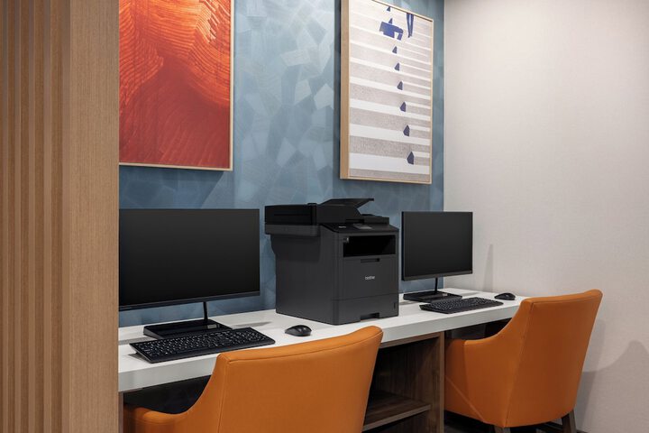 Holiday Inn Express & Suites Buford NE - Lake Lanier by IHG