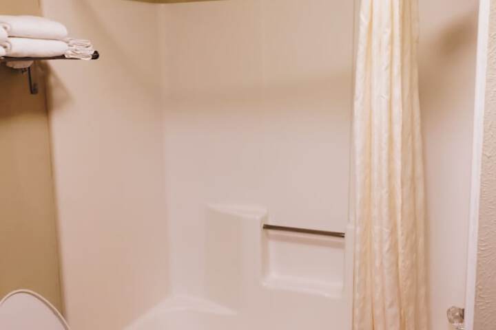 Room 8 of 25