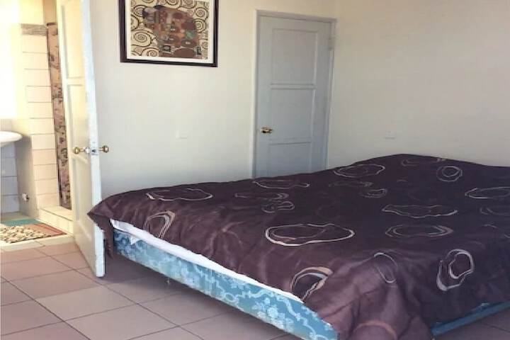 Room 25 of 48