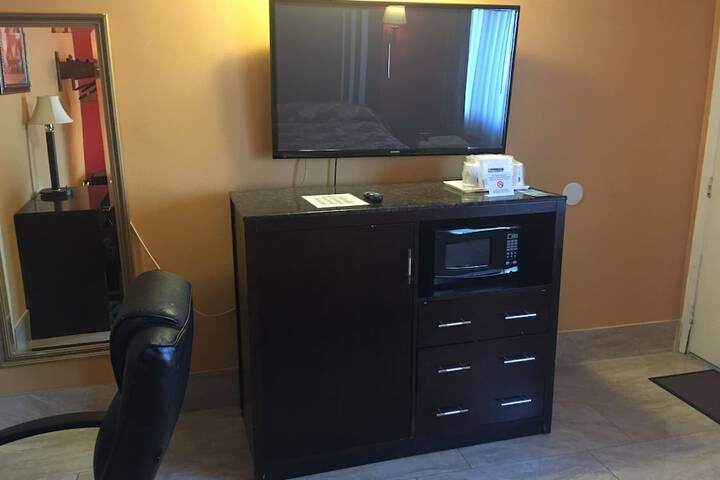 Room 11 of 30