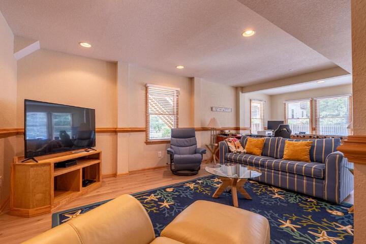 Climate Change - Duck Sea Tern, Oceanside, 280 Yds to Beach, Pool, Hot Tub, Pets OK