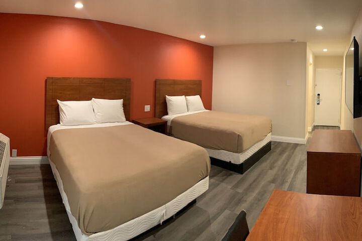 Room 28 of 32