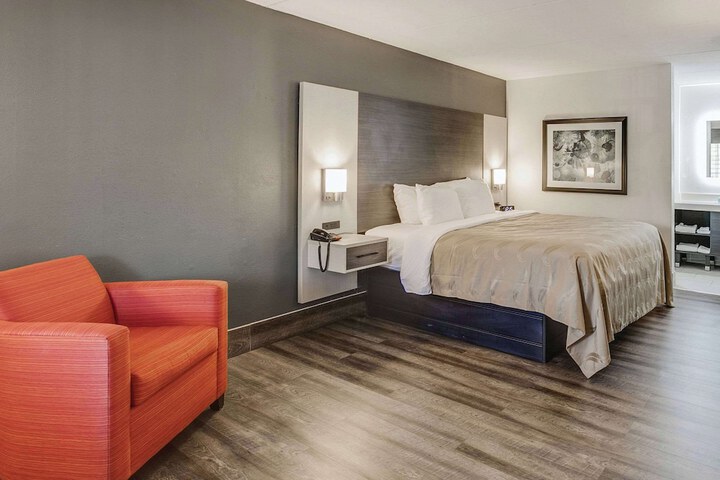 Room 34 of 43