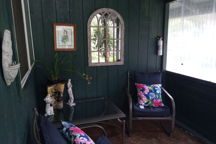 Aloha Crater Lodge