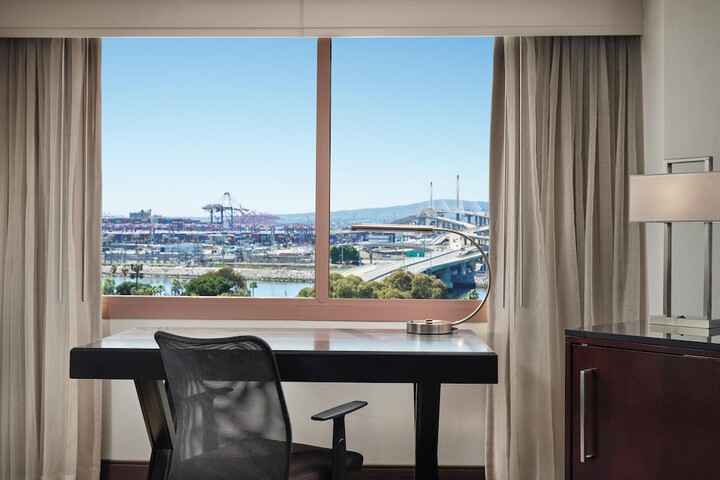 Hilton Long Beach Hotel