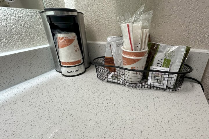Breakfast/Coffee Service 144 of 163