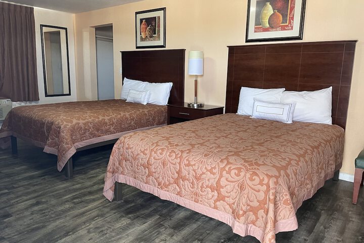 Room 16 of 18