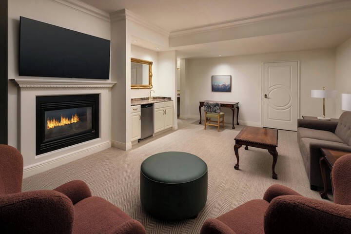 Davenport Hotel Autograph Collection