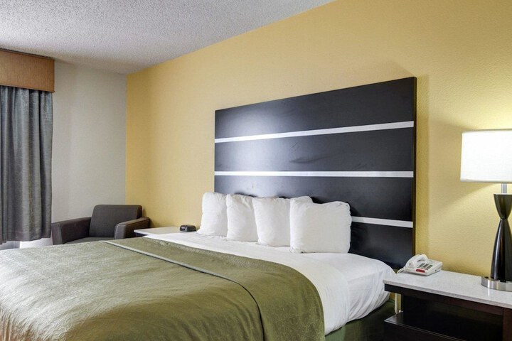 Room 13 of 31