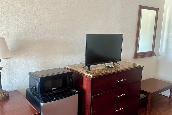 Room 9 of 20