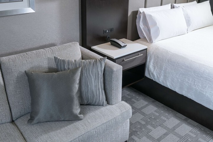 Room 30 of 48