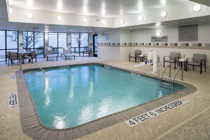 Courtyard by Marriott West Orange