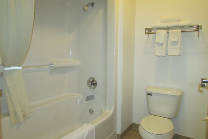 AmeriVu Inn and Suites - Stanley