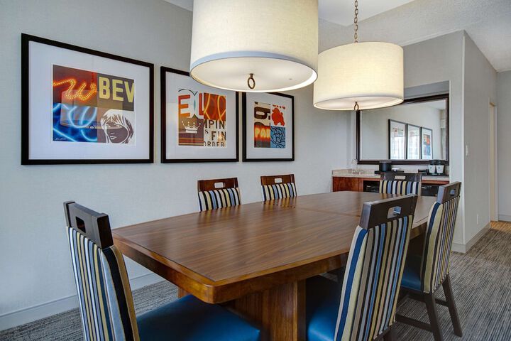 Embassy Suites by Hilton Detroit Metro Airport