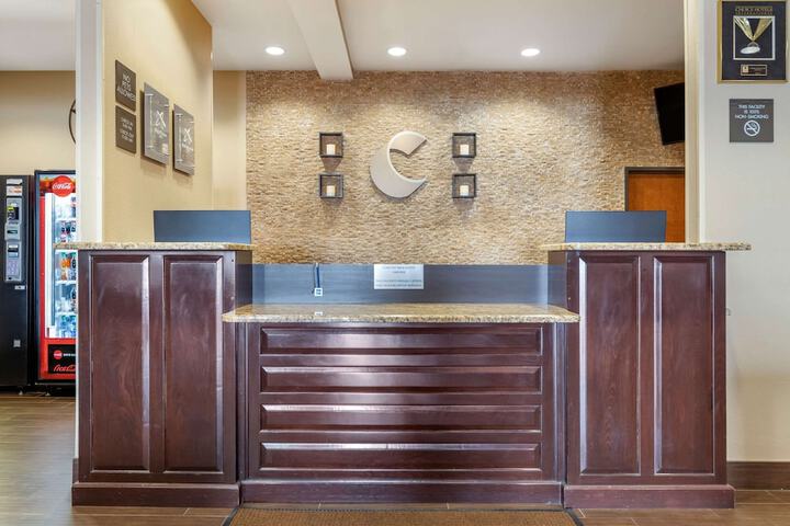 Comfort Inn & Suites Lakeside