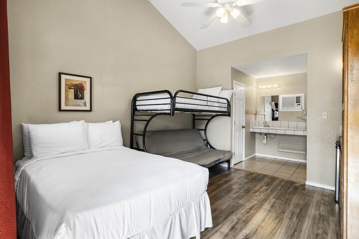 Room 35 of 65
