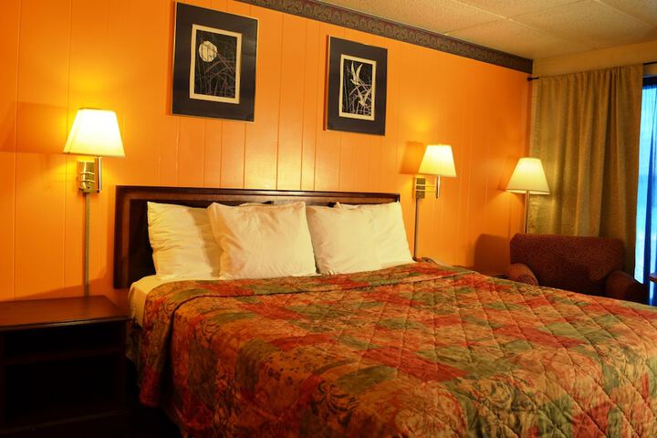 Room 11 of 27