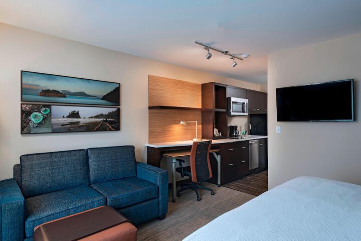 Room 19 of 28