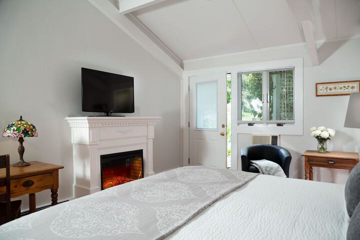 The Woodstock Inn on the Millstream