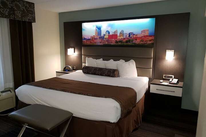 Room 17 of 43