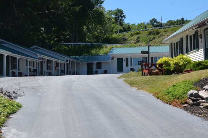 Lake View Motel