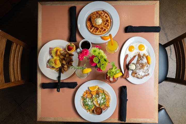 Breakfast/Coffee Service 26 of 47