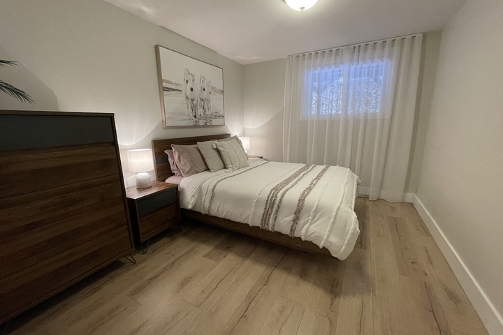 Room 33 of 60