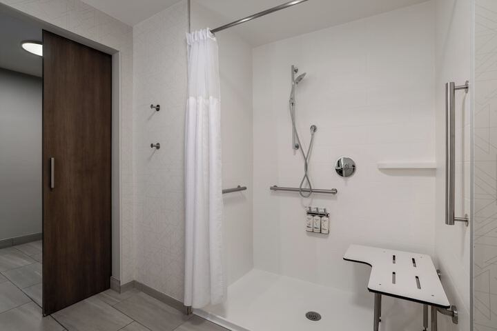 Holiday Inn Express & Suites Linden – Newark South by IHG