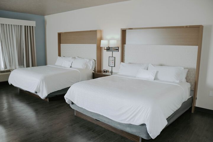 Room 42 of 67