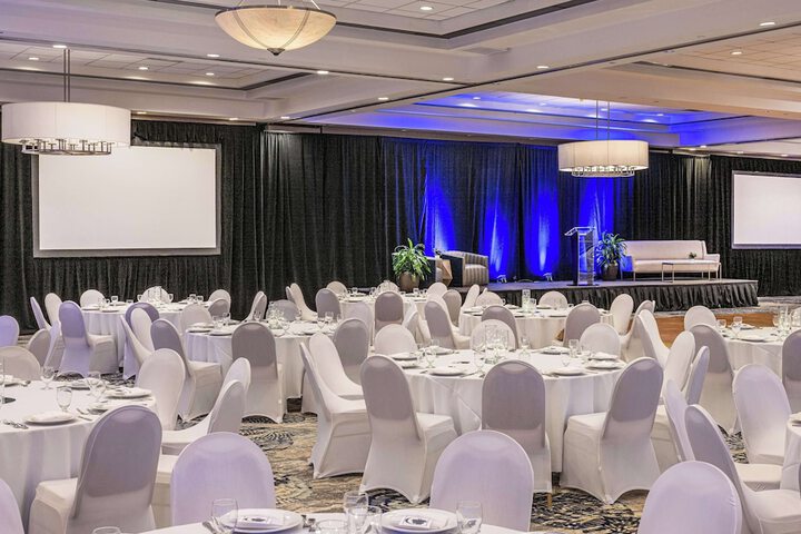 DoubleTree by Hilton Hotel Newark Airport