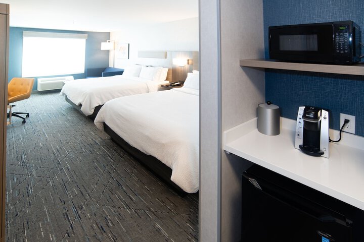 Holiday Inn Express and Suites Moose Jaw by IHG