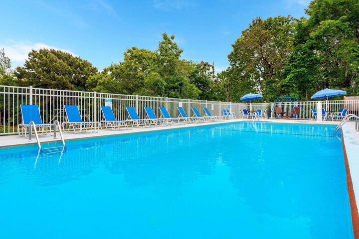 Travelodge by Wyndham Cape Cod Area