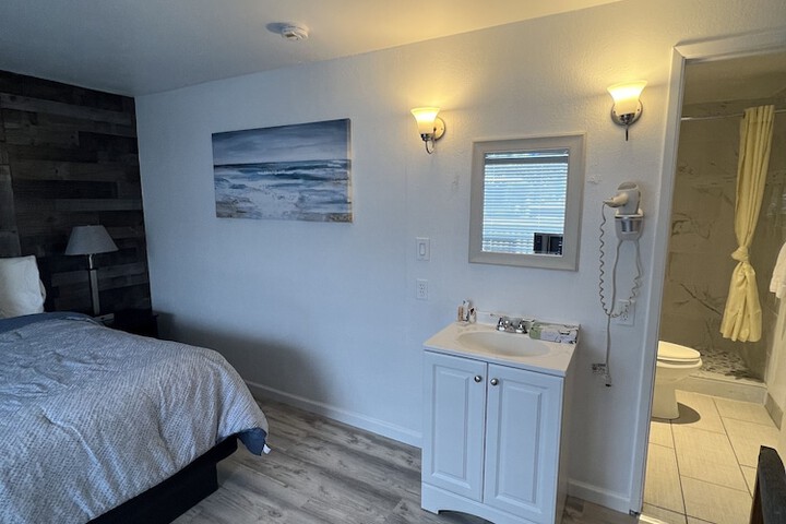 Room 33 of 65