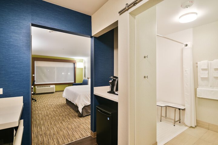 Room 27 of 53