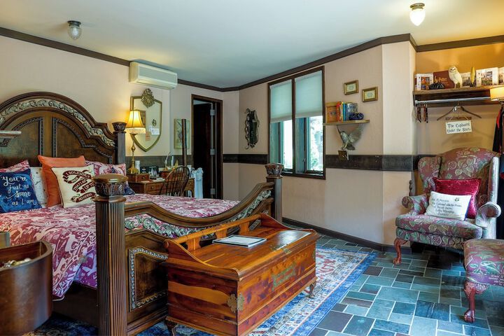 Room 53 of 88