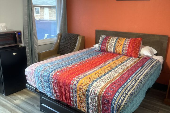Room 25 of 25