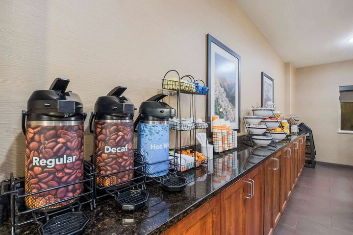 Breakfast/Coffee Service 44 of 55