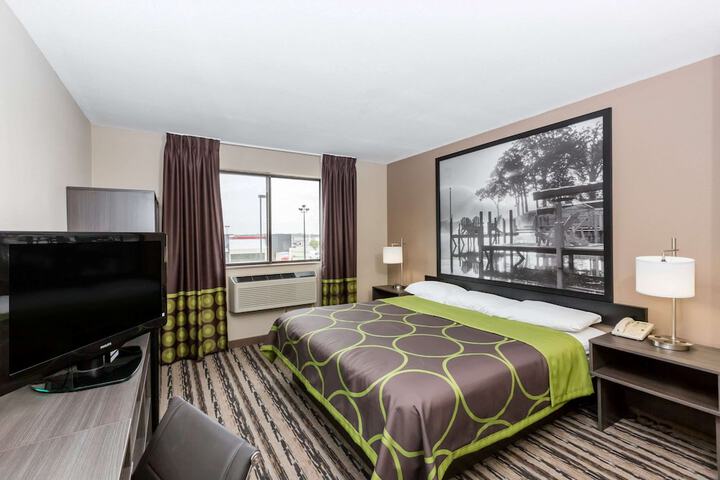 Room 27 of 36