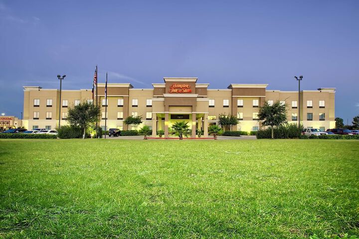 Hotel 2 of 64