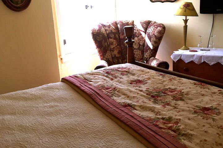 Room 9 of 39