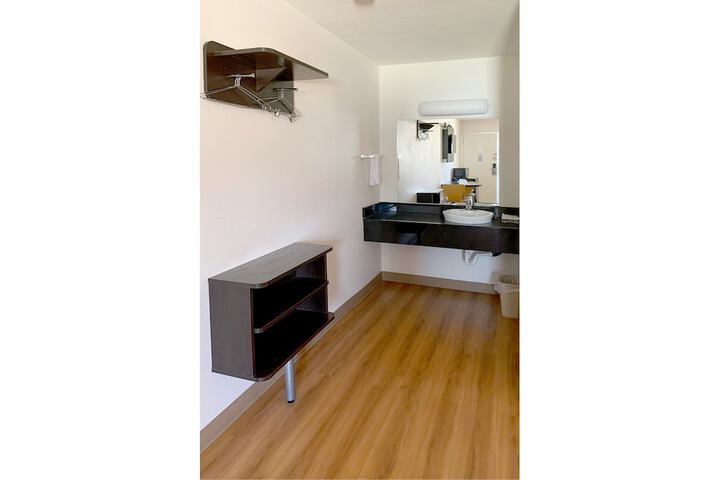 Room 14 of 22