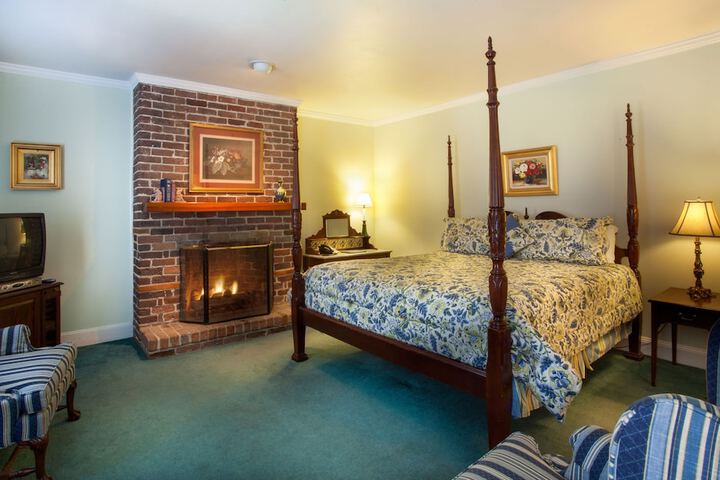 Room 18 of 170