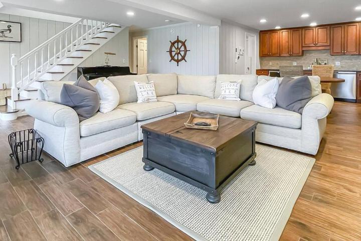 Candlewood Lake House