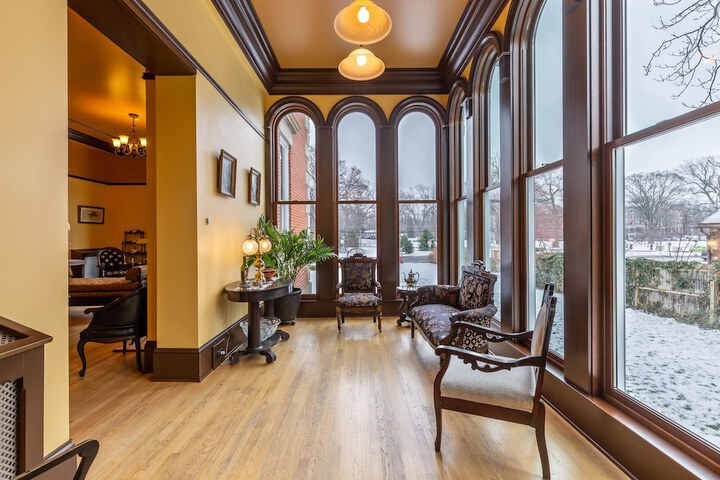 Steele Mansion