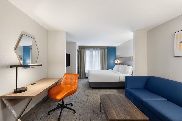 Room 17 of 51
