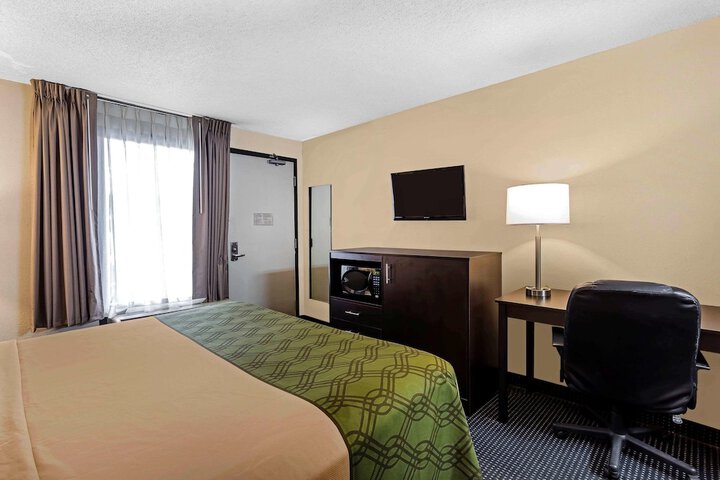 Room 12 of 37
