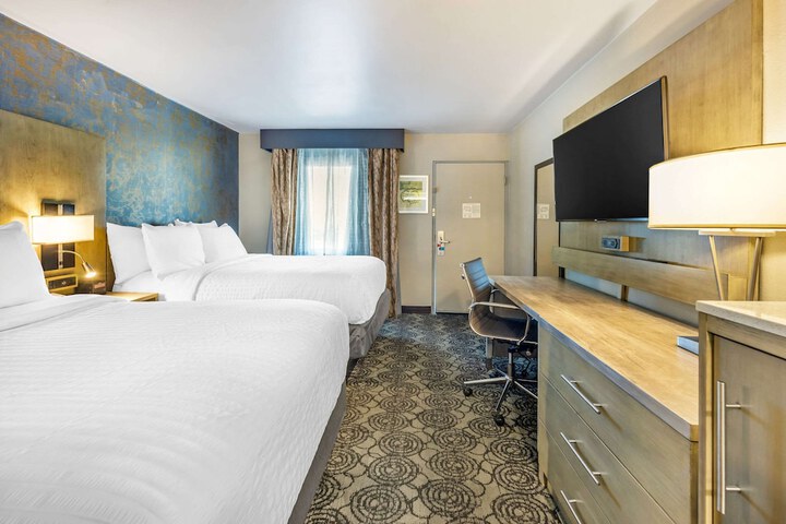 Room 35 of 80