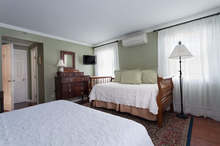 Room 42 of 48