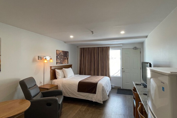 Room 21 of 34